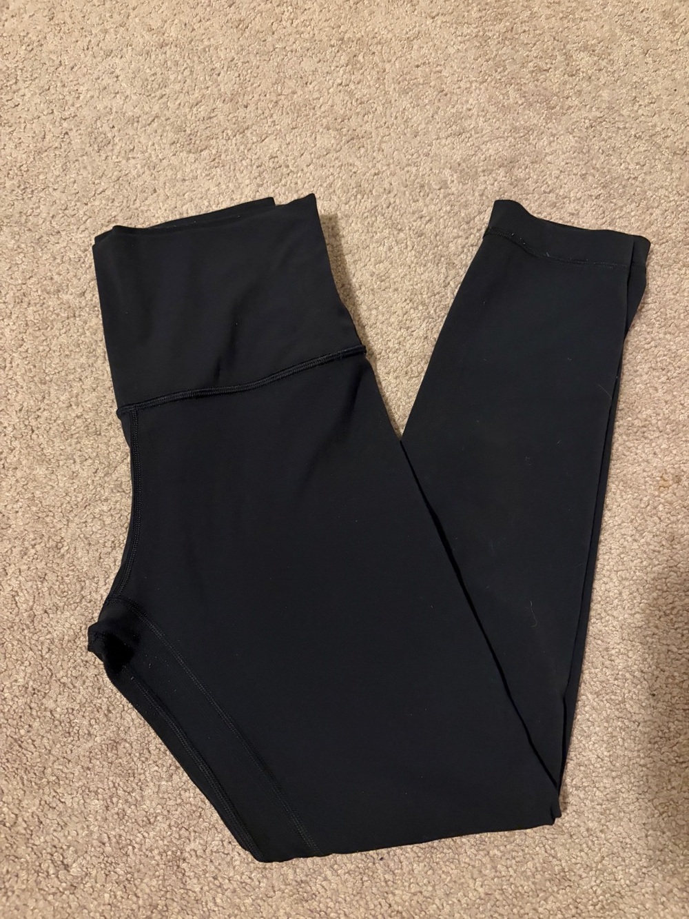 🍁 LULULEMON - Size 6 Black Leggings YEG780